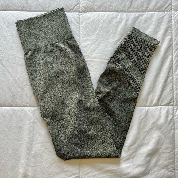 Victoria’s Secret PINK Seamless Legging - Picture 1 of 6